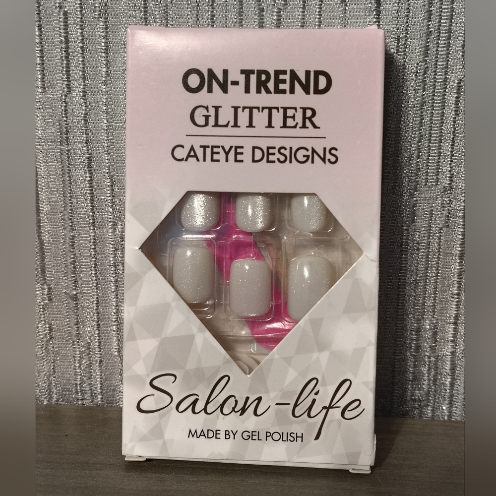 White Glitter Cat Eye Press On Nail Set